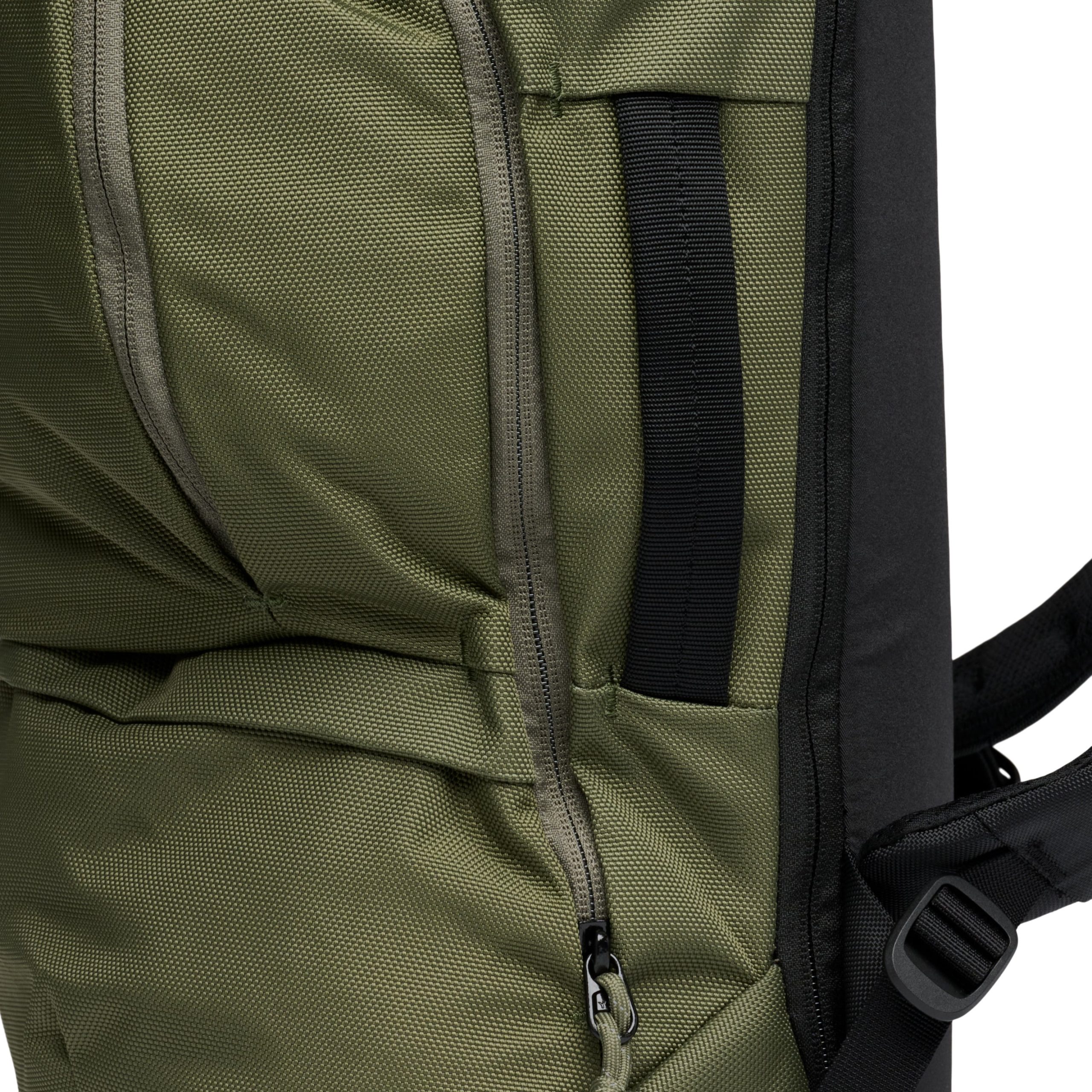 Street Creek 28 Backpack - Image 15